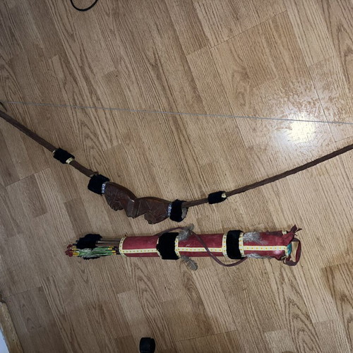 Decorative bow with quiver used