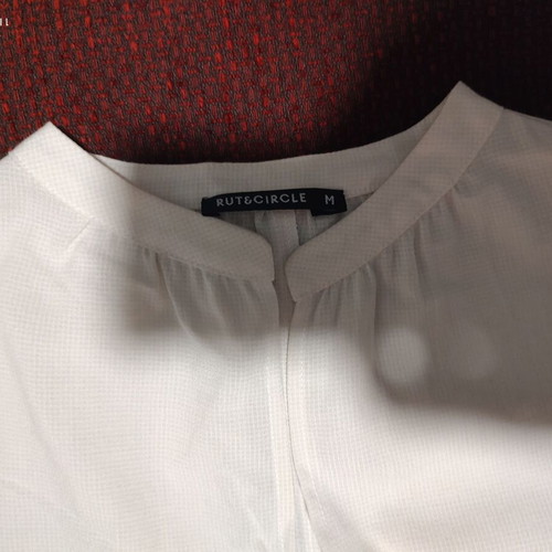 Rut & Circle women's airy blouse medium like new, white, 3/4 sleeves
