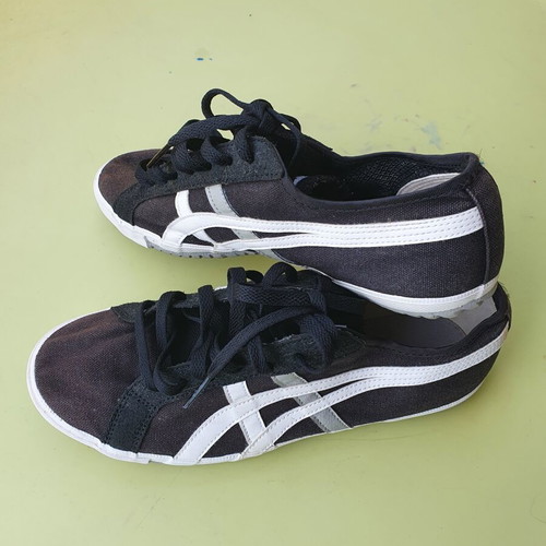 Onisuka shoes size 42 used, black