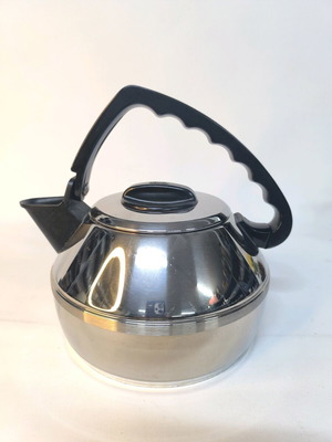 Fissler stainless steel kettle with black plastic handle like new