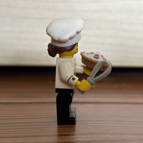 Gourmet Chef Lego CMF Series 17 minifigure, complete set with accessories