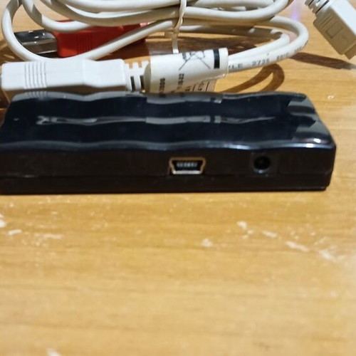 USB 2 Hub 4-Port Like New