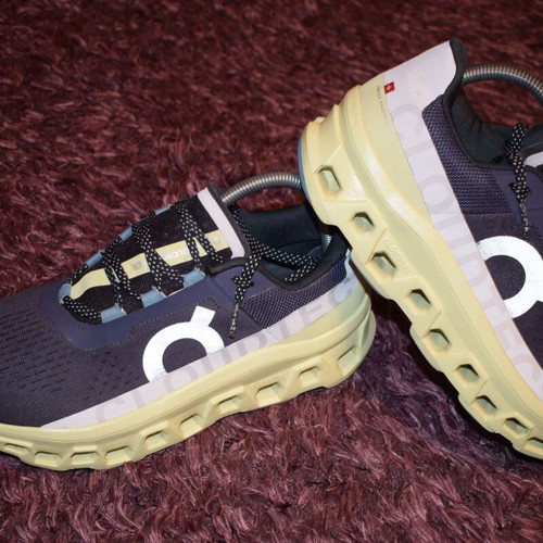 On Cloudmonster sports shoes used, size 44, blue