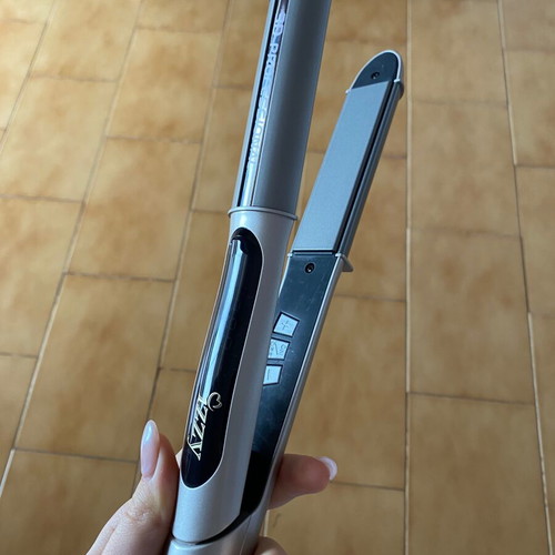 Hair straightener and curler used, excellent condition