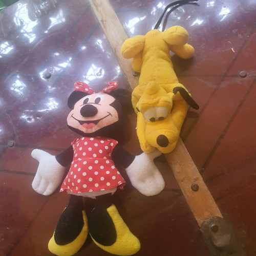 Minnie and Pluto figures like new
