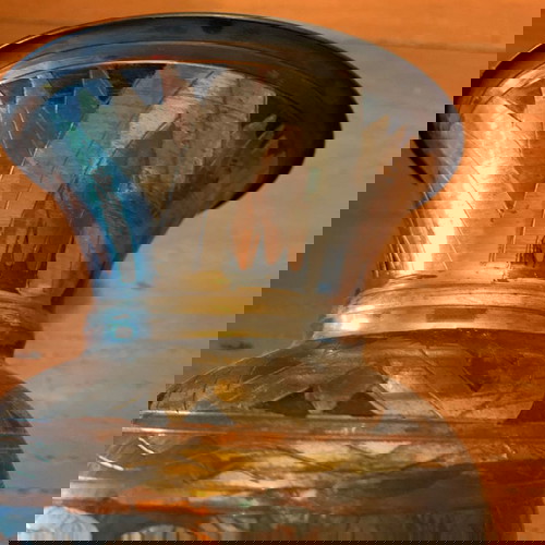 Χειροποίητο εγχάρακτο βάζο από τρία μέταλλα με αναπαραστάσεις Αρχαίας Αιγύπτου