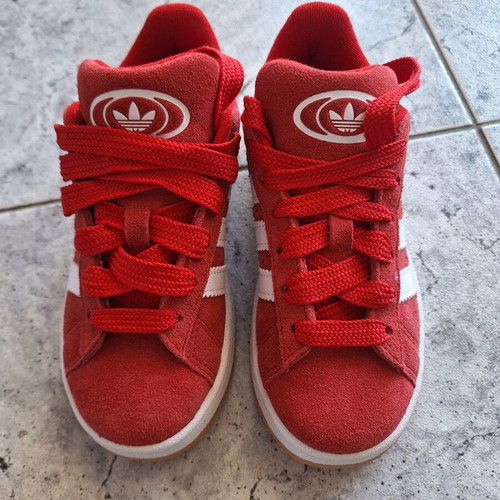 Adidas kids Campus 00s red sneakers new, size 31