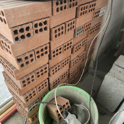 Τούβλα χτισίματος καινούρια 19cm x 9cm x 6cm, 120 τεμάχια