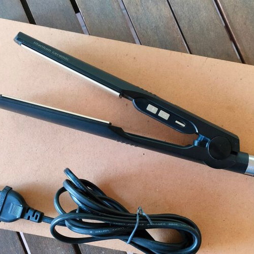 BaByliss C91B Titanium Ceramic hair straightener used
