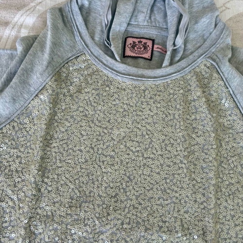 Juicy Couture sweatshirt with hood and sequins like new, size M