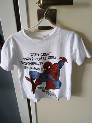Marvel kids t-shirt 6 years like new, white