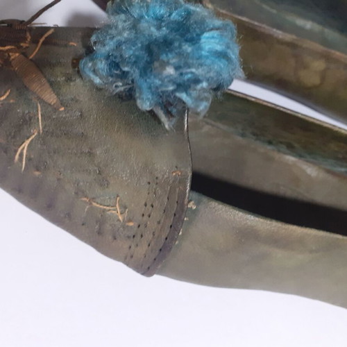 Vintage pasoumaki shoes used with fine wire decoration