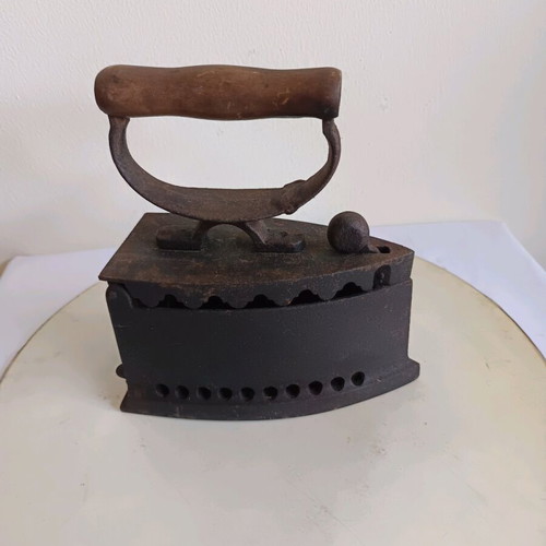 Old Charcoal Iron Used in Very Good Condition