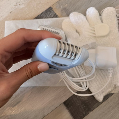 Philips 4000 BRE247/00 epilator for smooth skin