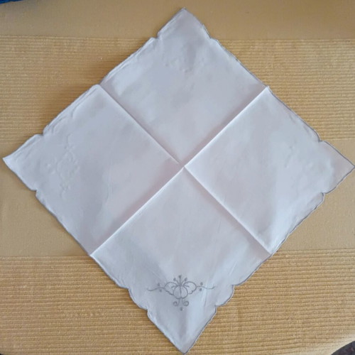 Vintage napkins set of 12, like new, cotton with gray embroidery