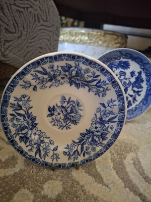 Porcelain plates