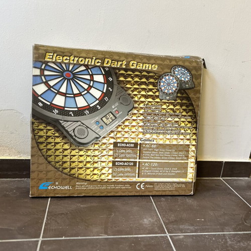 Electronic dartboard with darts