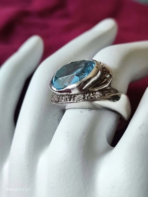 Silver 925 ring with blue topaz, like new