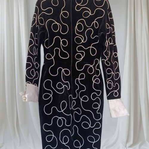 New Vogue Vintage Black Velvet Pencil Dress like new, size Medium