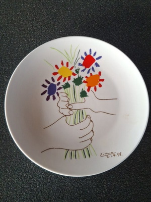 Decorative plate like new, 20 cm diameter