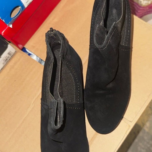 Booties with thick heel like new, size 40, black