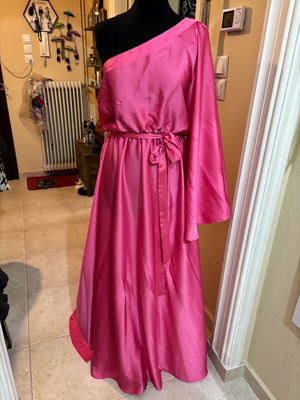 Maxi satin one-shoulder dress small new, pink Gold Glow