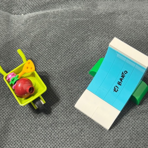 Lego Simpsons minifigures 71006 like new, house set with accessories