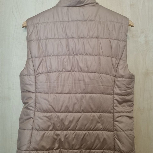 Lynne sleeveless vest like new, size 40, beige