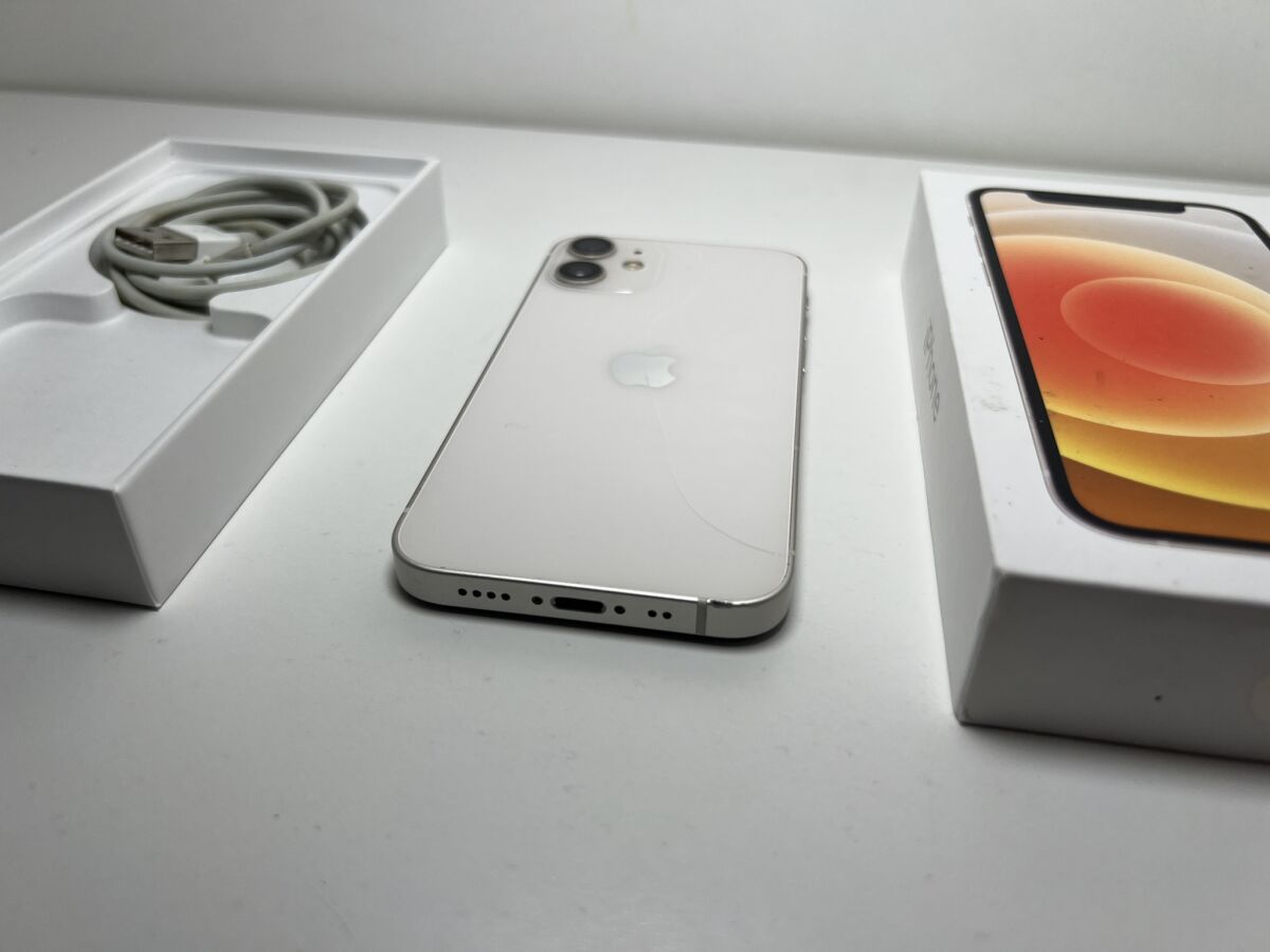 Apple iPhone12 mini 64GB White A2398 MGA63J/A バッテリ78% □SIM