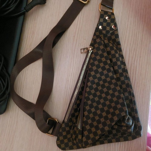 Women's crossbody bag new with 3 compartments and adjustable strap