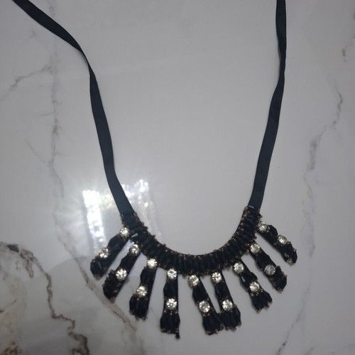 Elegant women's necklace vintage style with strass like new, black