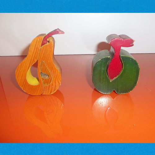 Wooden educational fruit toys used, set of 2 (pear and apple)