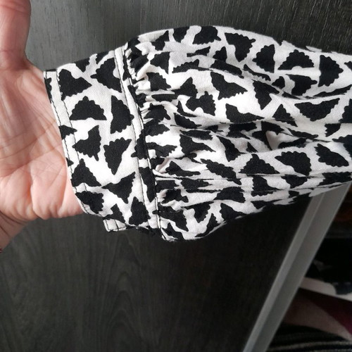 H&M shirt used, size M, black patterned