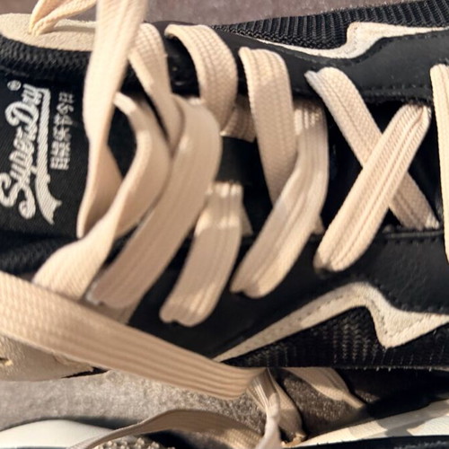 Superdry sneakers athletic like new, size 39.5-40, black and white