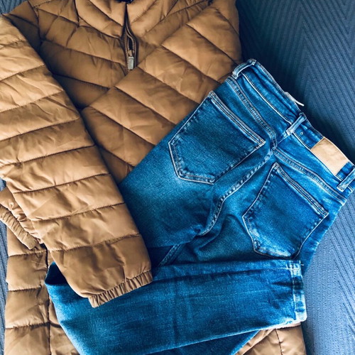 Pack of elastic Zara jeans and Only jacket like new