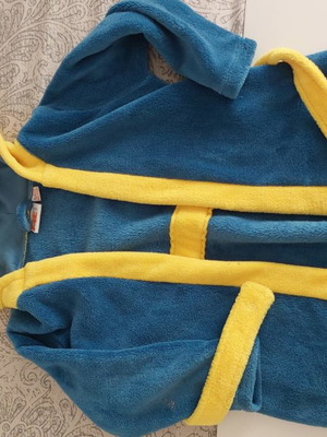 Minion kids' bathrobe used for 3-4 years, warm home wear