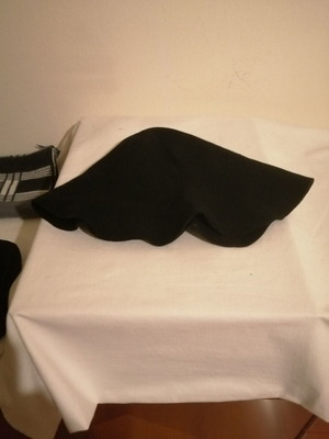 Cotton wool triangular hat new, size M, black