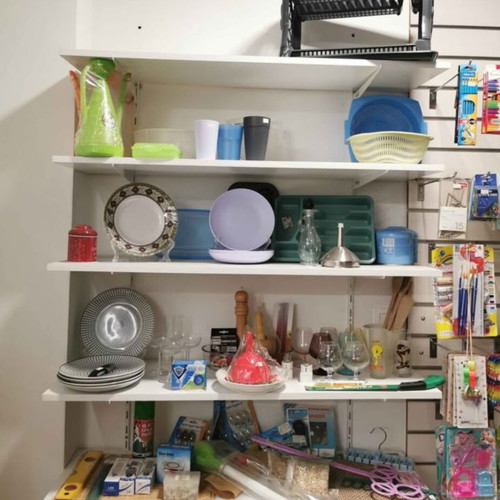 Wall shelves like new, white, set of 5, 1.10m length