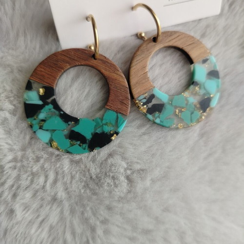 Natural Glow Earrings made of wood, resin and gold leaves, custom order