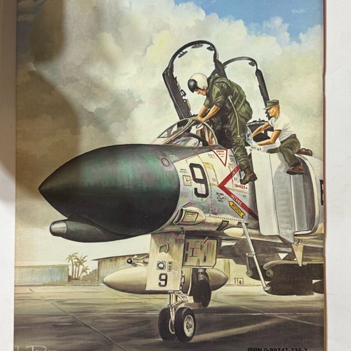 USMC Phantoms in Combat book like new by Lou Drendel 1990 edition