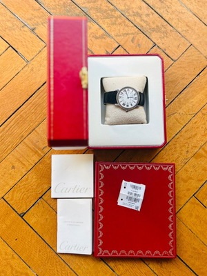 Ronde Solo de Cartier wristwatch 29mm, steel case, black leather strap