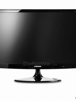 Samsung 27'' LED Monitor TV 1920x1080 like new with HDMI and VGA
