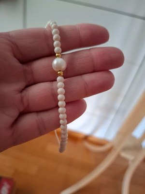 Bracelet with beige cord and white beads new