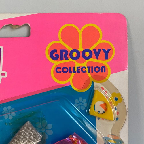 Hasbro Sindy Fashions Groovy Collection outfit with accessories 1991 new