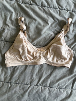 Nursing bra like new beige with free Medela pads, size M