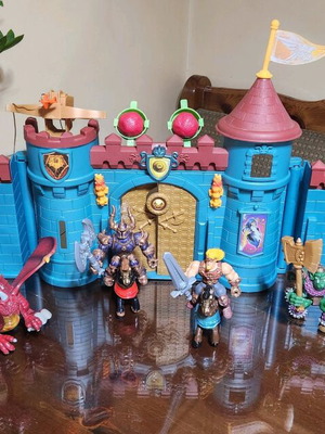 Keenway medieval castle large set used with figures and dragon