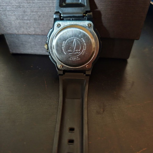 Q&Q VP84J001Y men's analog watch like new, black rubber strap