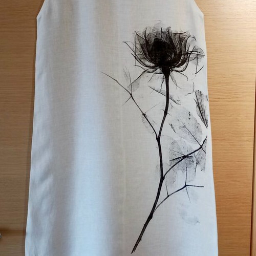 Linen floral dress like new, white with black rose print