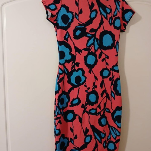 Fitted dress like new, size S-M, blue and pink