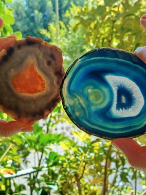 Set of 2 natural agates, minerals